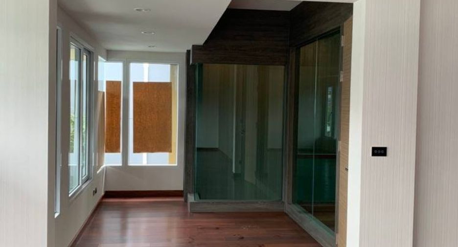 For sale 4 bedrooms house in Chatuchak, Bangkok