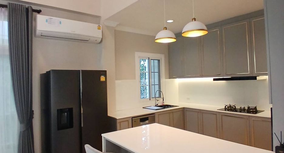 À vendre 4 chambres maison à Bang Na, Bangkok