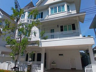 For sale 4 bedrooms house in Bang Na, Bangkok