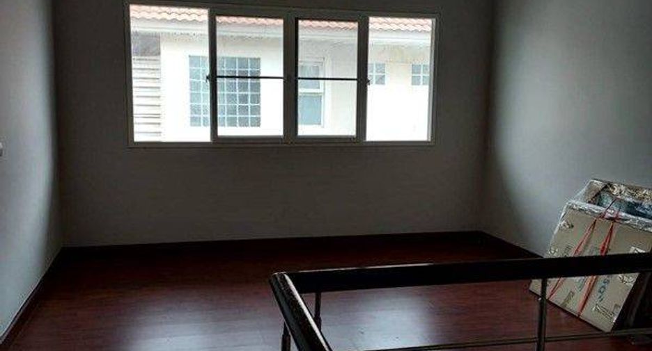 For sale 4 bedrooms house in Bang Khen, Bangkok