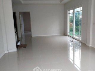 Haus zum Kauf mit 4 Zimmer in Bang Khen, Bangkok