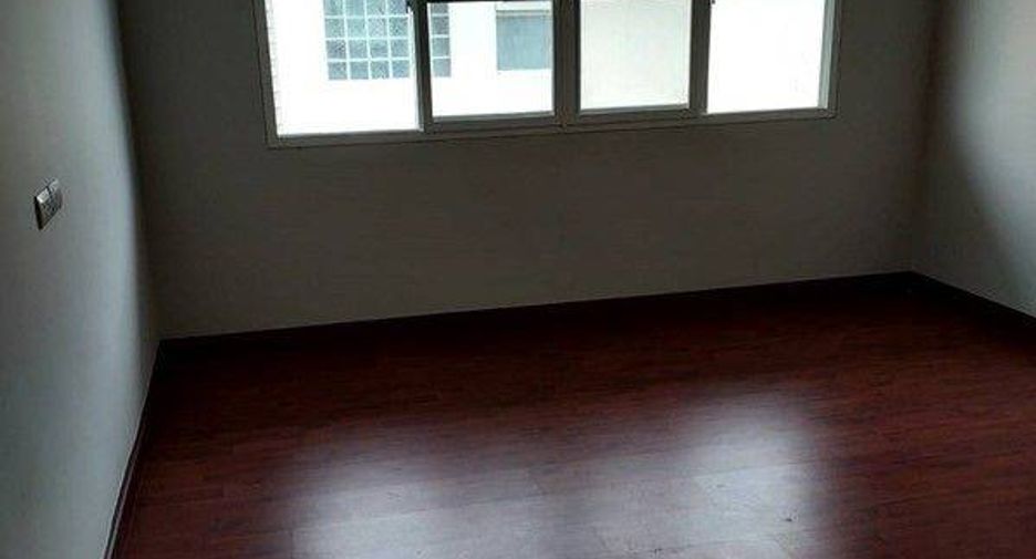 For sale 4 bedrooms house in Bang Khen, Bangkok