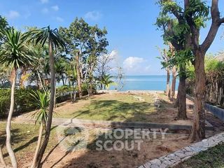 For sale 5 bedrooms villa in Bang Lamung, Chonburi
