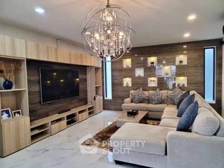 Villa zum Kauf mit 5 Zimmer in Bang Lamung, Chonburi