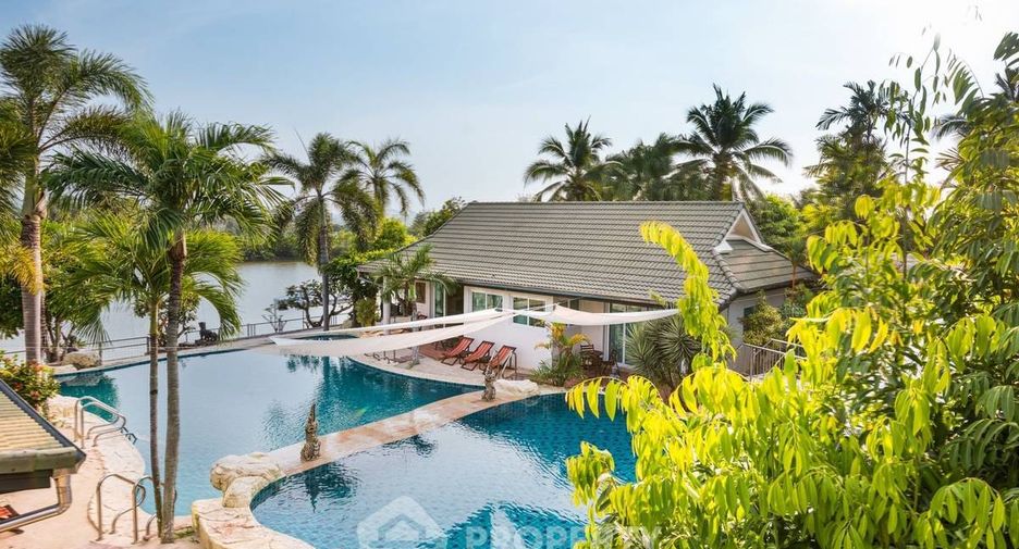 For sale 7 bedrooms villa in Huay Yai, Pattaya