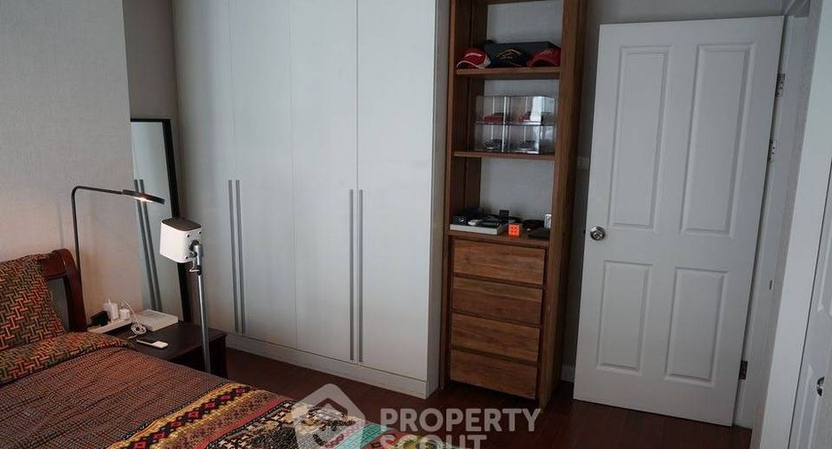 For sale 2 bedrooms condo in Huai Khwang, Bangkok