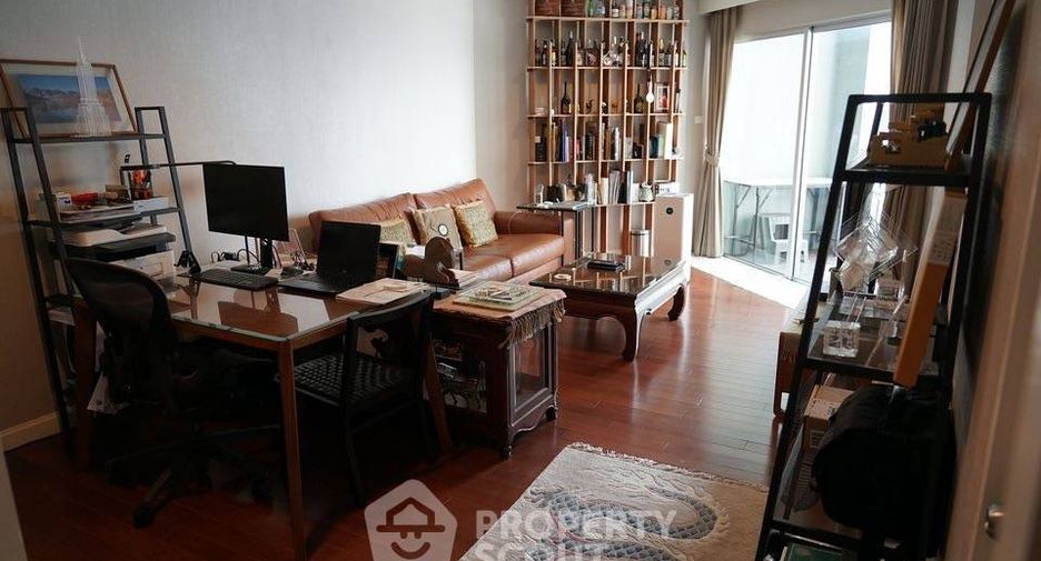 For sale 2 bedrooms condo in Huai Khwang, Bangkok
