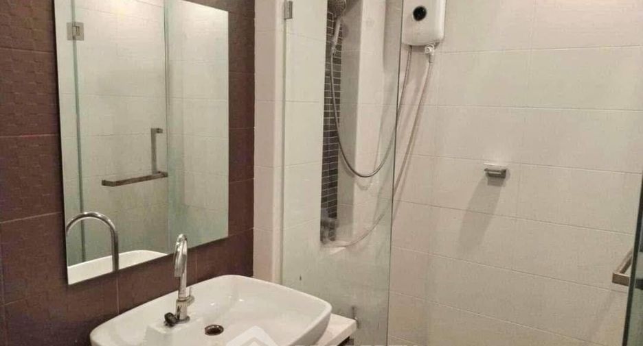 Reihenhaus zur Miete und zum Kauf mit 3 Zimmer in Saphan Sung, Bangkok