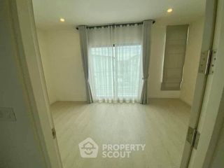 For rent そして for sale 3 ベッドルーム townhouse in Saphan Sung, Bangkok