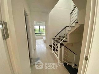 For rent そして for sale 3 ベッドルーム townhouse in Saphan Sung, Bangkok