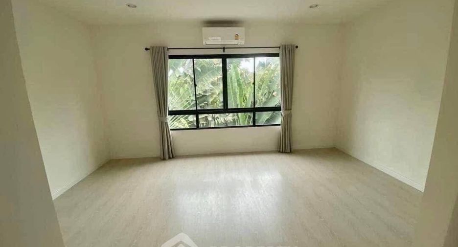 Reihenhaus zur Miete und zum Kauf mit 3 Zimmer in Saphan Sung, Bangkok