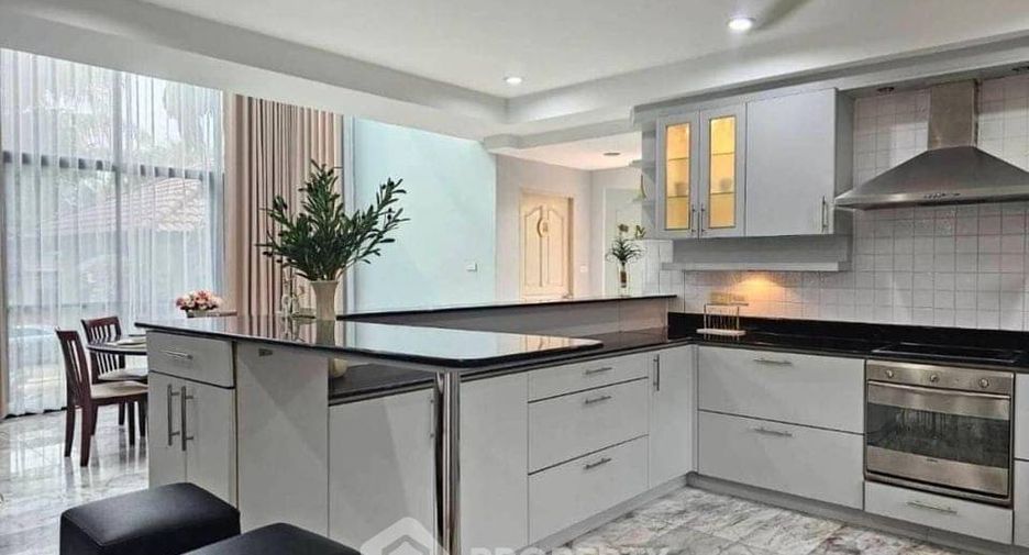 Villa zum Kauf mit 4 Zimmer in East Pattaya, Pattaya