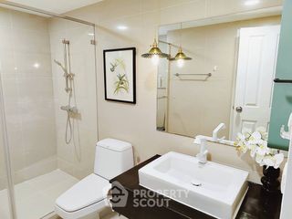 À vendre 2 chambres condo à Huai Khwang, Bangkok