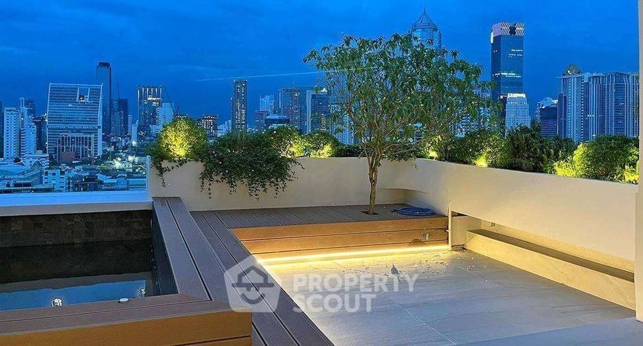 For sale 2 bedrooms condo in Khlong Toei, Bangkok