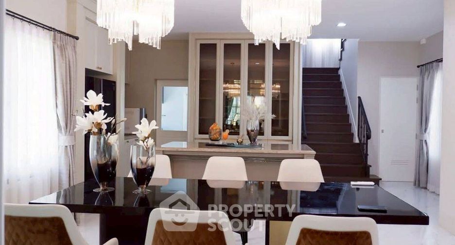 For sale 4 bedrooms house in Bang Khen, Bangkok