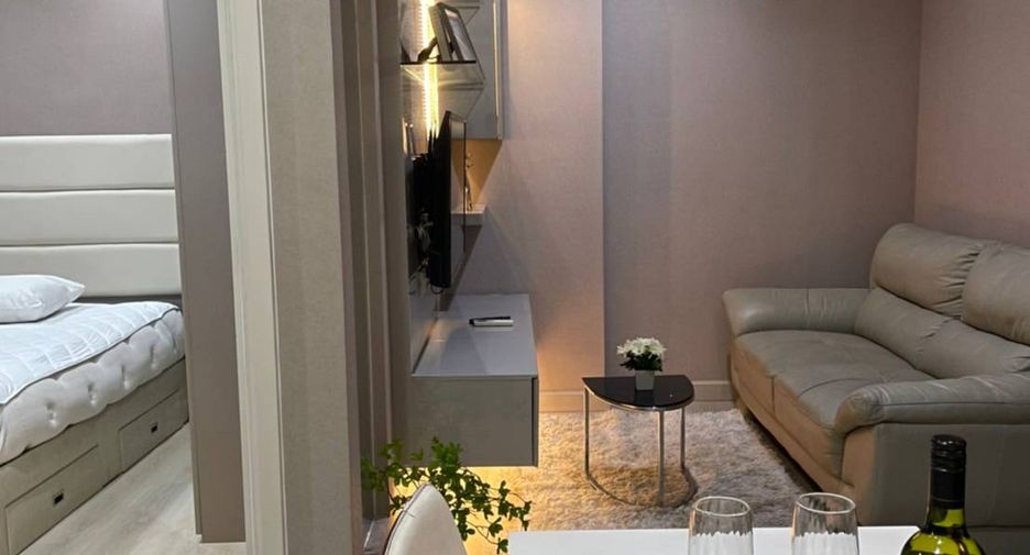 For sale 2 bedrooms condo in Phaya Thai, Bangkok