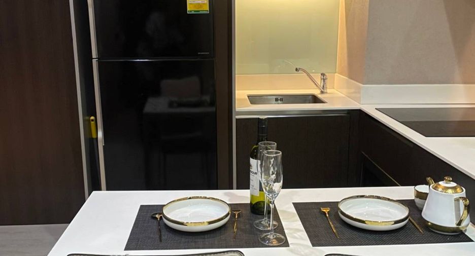 For sale 2 bedrooms condo in Phaya Thai, Bangkok