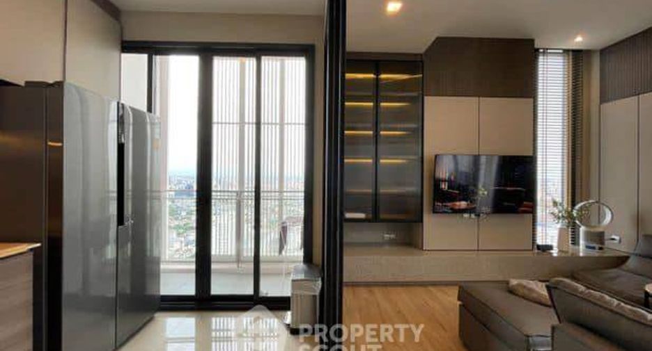 For sale 3 bedrooms condo in Phaya Thai, Bangkok