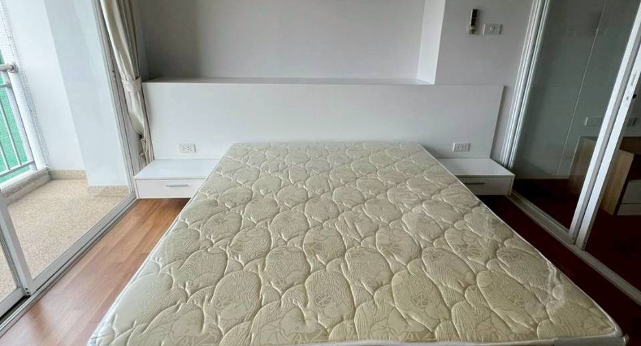 À vendre 1 chambre condo à Huai Khwang, Bangkok