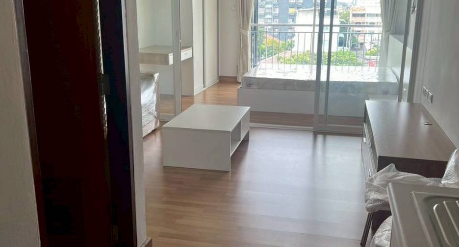 À vendre 1 chambre condo à Huai Khwang, Bangkok