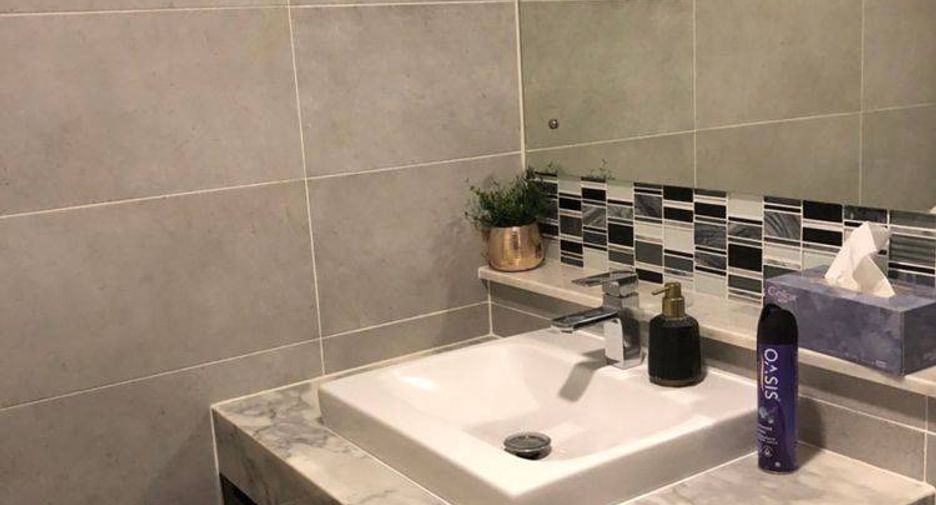 For sale 5 bedrooms house in Sai Mai, Bangkok