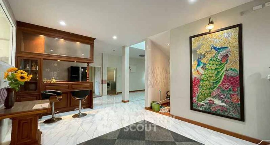 À vendre 6 chambres maison à Mueang Chon Buri, Chonburi