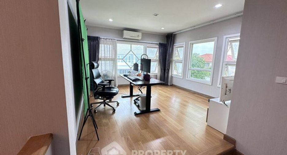 Casa en venta de 4 habitaciones en Bang Khun Thian, Bangkok