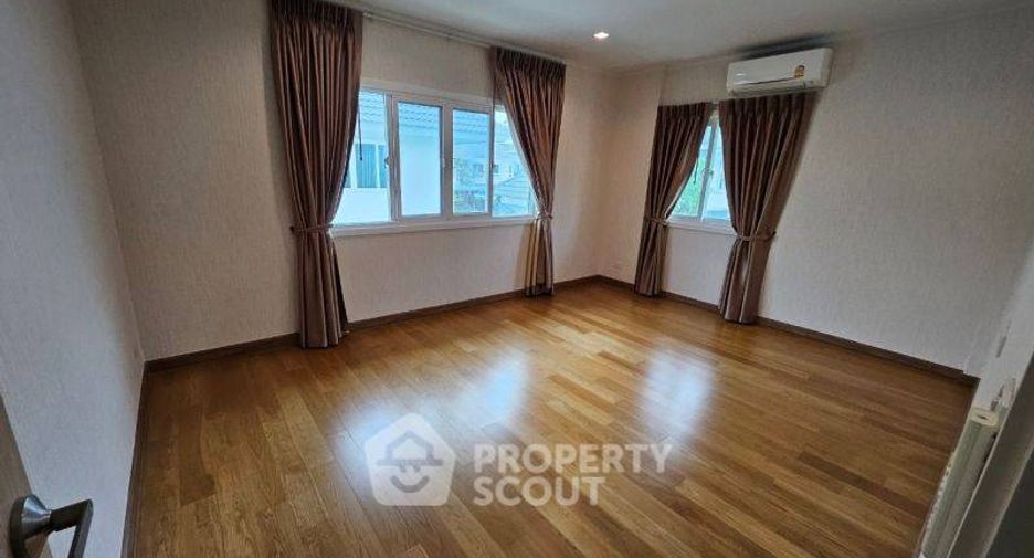 Casa en venta de 4 habitaciones en Bang Khun Thian, Bangkok
