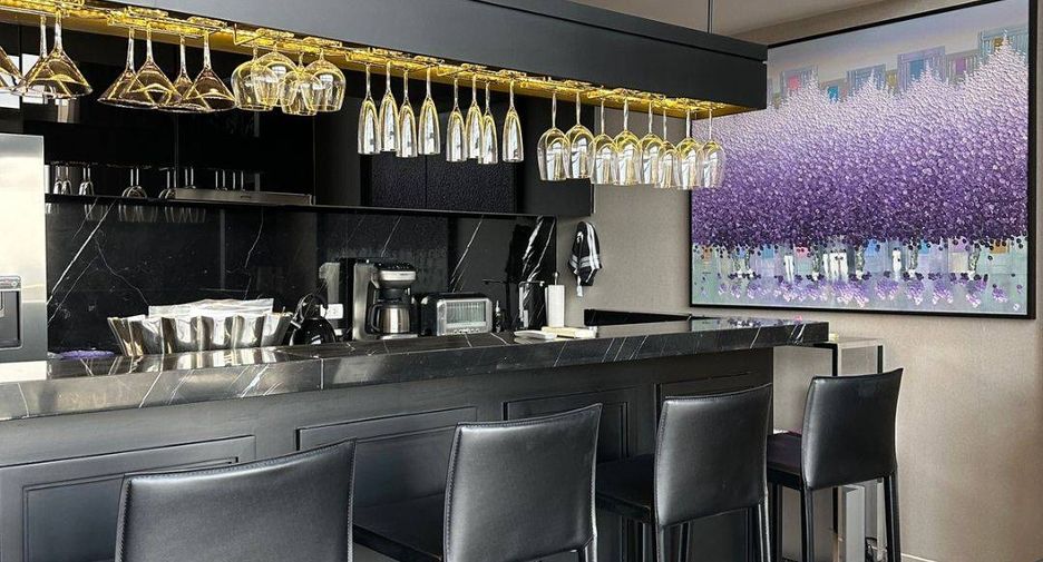 For sale 3 bedrooms condo in Khlong Toei, Bangkok
