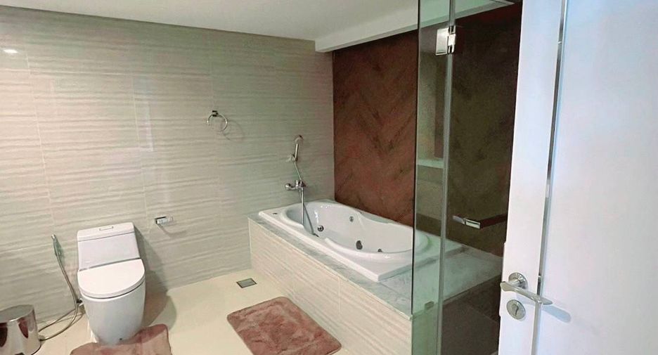 For sale 3 bedrooms condo in Bang Rak, Bangkok