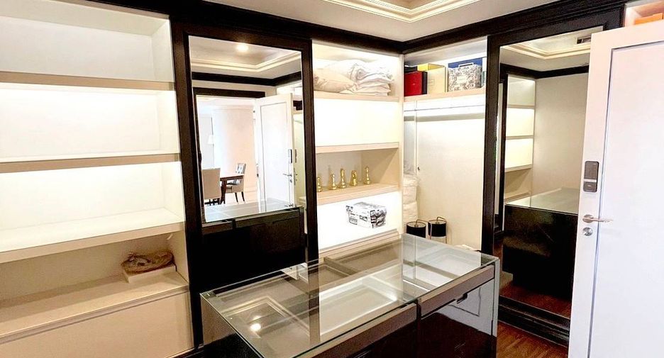 For sale 3 bedrooms condo in Bang Rak, Bangkok