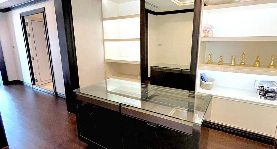 For sale 3 bedrooms condo in Bang Rak, Bangkok