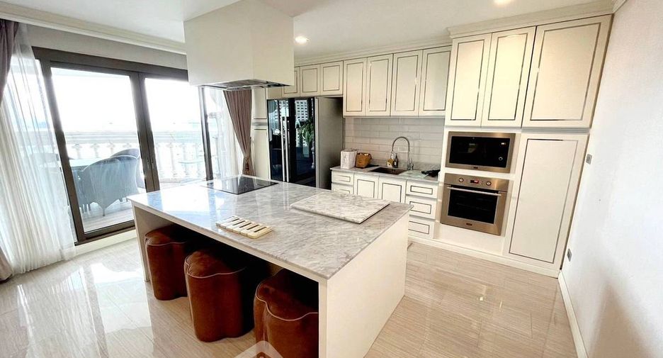 For sale 3 bedrooms condo in Bang Rak, Bangkok