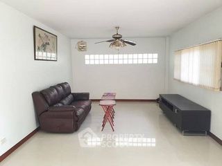 出售 4 卧室 独立屋 在 Si Racha, Chon Buri