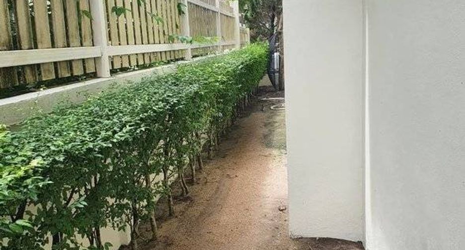 Casa en venta de 4 habitaciones en Si Racha, Chonburi