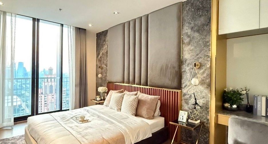 For sale 3 bedrooms condo in Khlong Toei, Bangkok