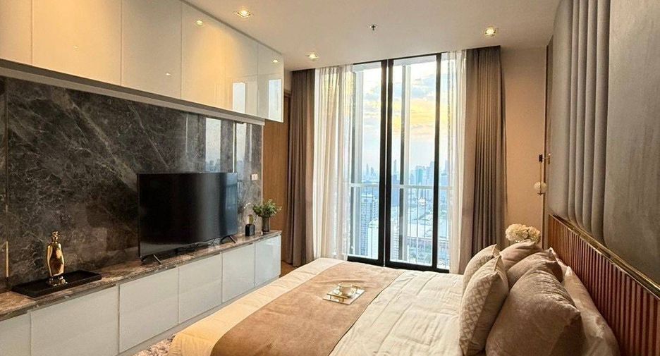 For sale 3 bedrooms condo in Khlong Toei, Bangkok