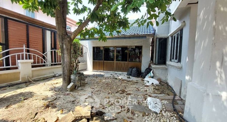For sale 3 bedrooms house in Khlong Sam Wa, Bangkok