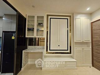 Продажа 1 кровать кондо в Пхра Кханонг, Бангкок