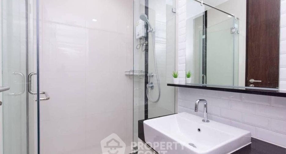 For sale 1 bed condo in Pathum Wan, Bangkok