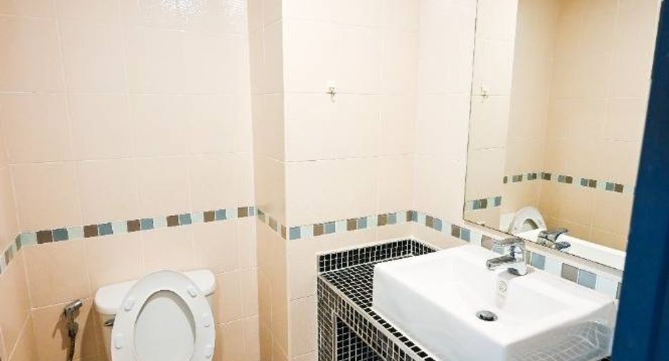 For sale 2 bedrooms condo in Thon Buri, Bangkok