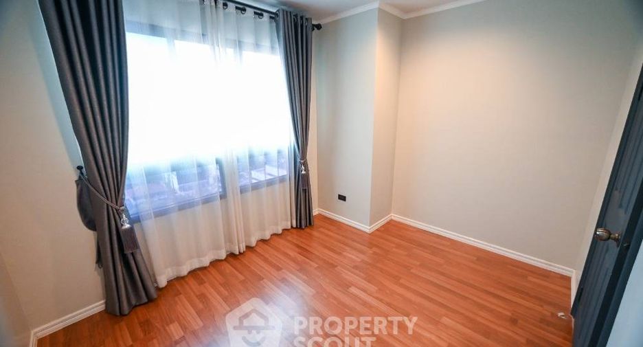 For sale 2 bedrooms condo in Thon Buri, Bangkok