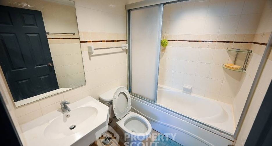 For sale 2 bedrooms condo in Thon Buri, Bangkok