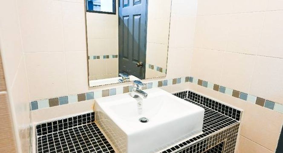 For sale 2 bedrooms condo in Thon Buri, Bangkok