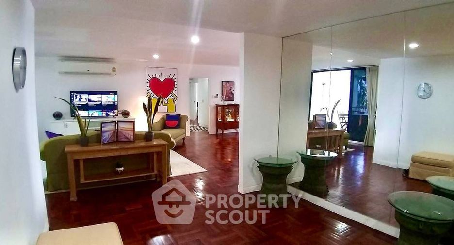 For rent 4 bedrooms condo in Khlong Toei, Bangkok