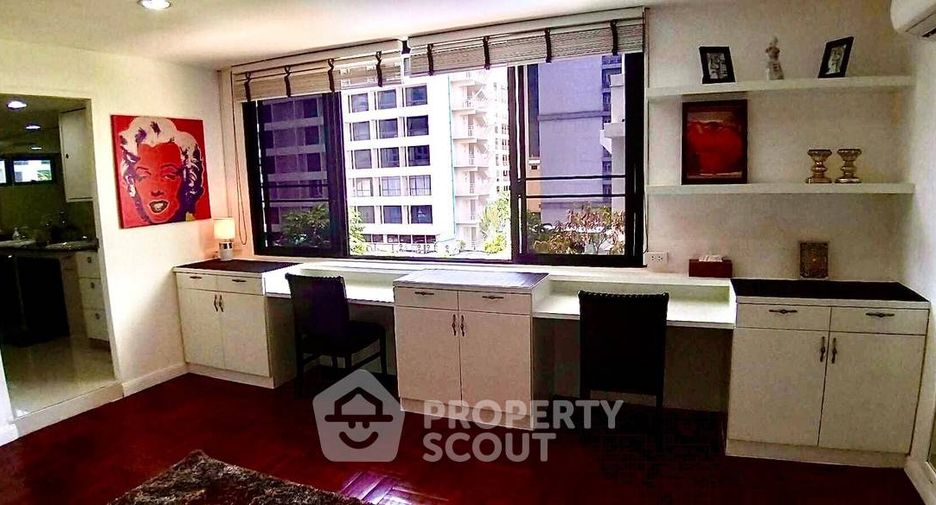 For rent 4 bedrooms condo in Khlong Toei, Bangkok