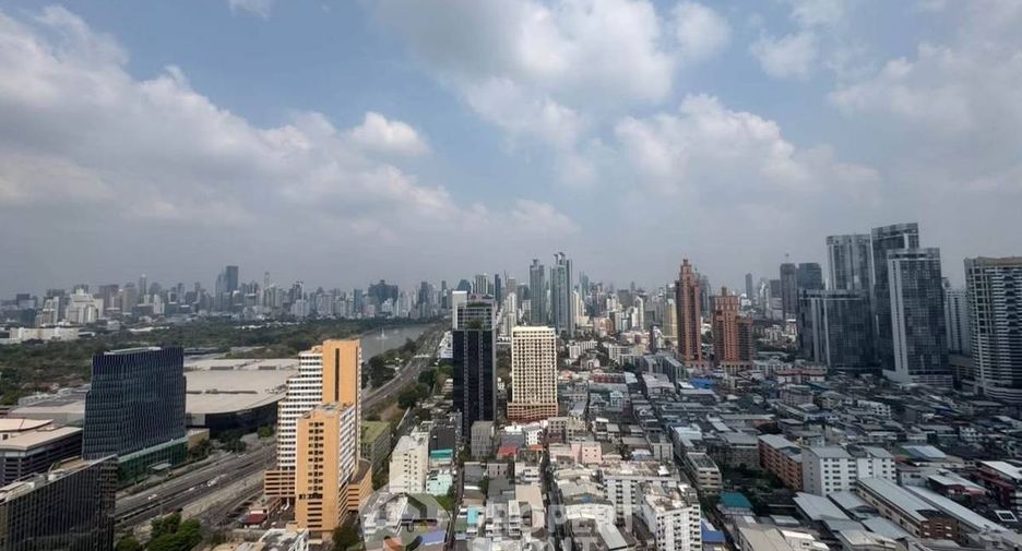 For rent 2 bedrooms condo in Khlong Toei, Bangkok
