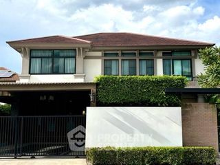 For sale 5 bedrooms house in Phasi Charoen, Bangkok