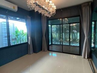 For sale 5 bedrooms house in Phasi Charoen, Bangkok