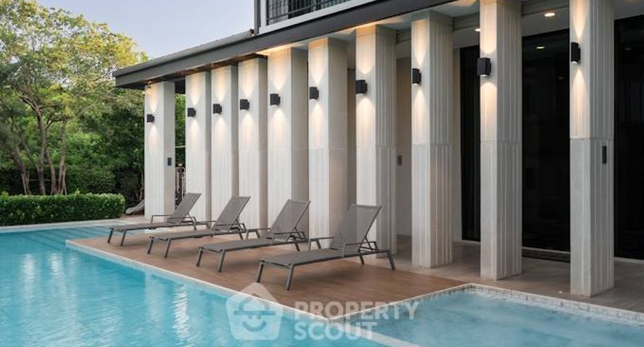 For sale 3 bedrooms townhouse in Lak Si, Bangkok